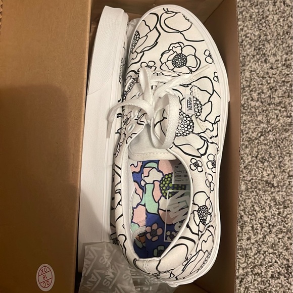 Vans - Picture 4 of 4